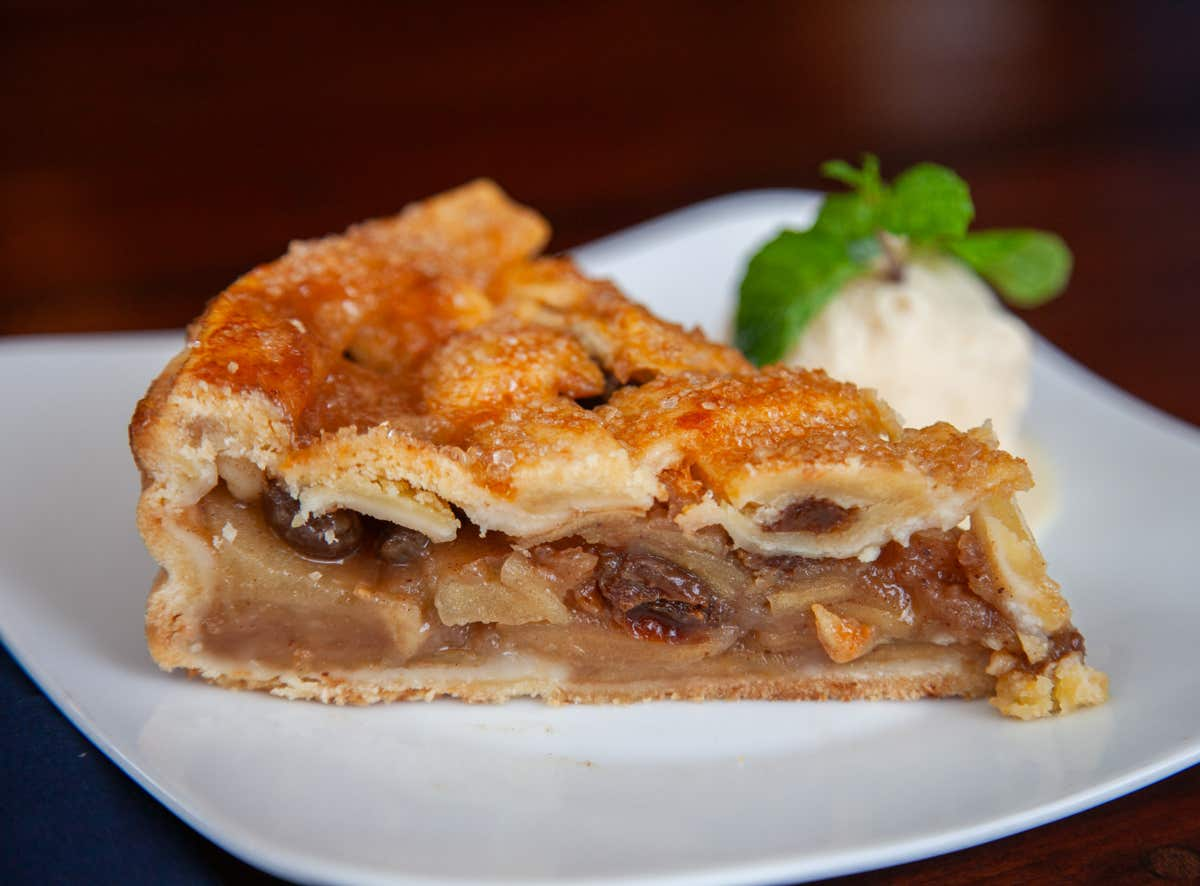 rikitikitavi-restaurant-bar-desserts-apple-pie